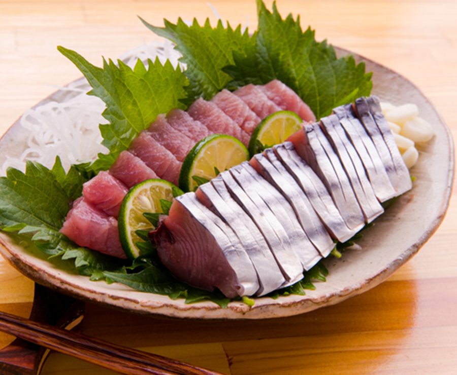 カツオの刺身