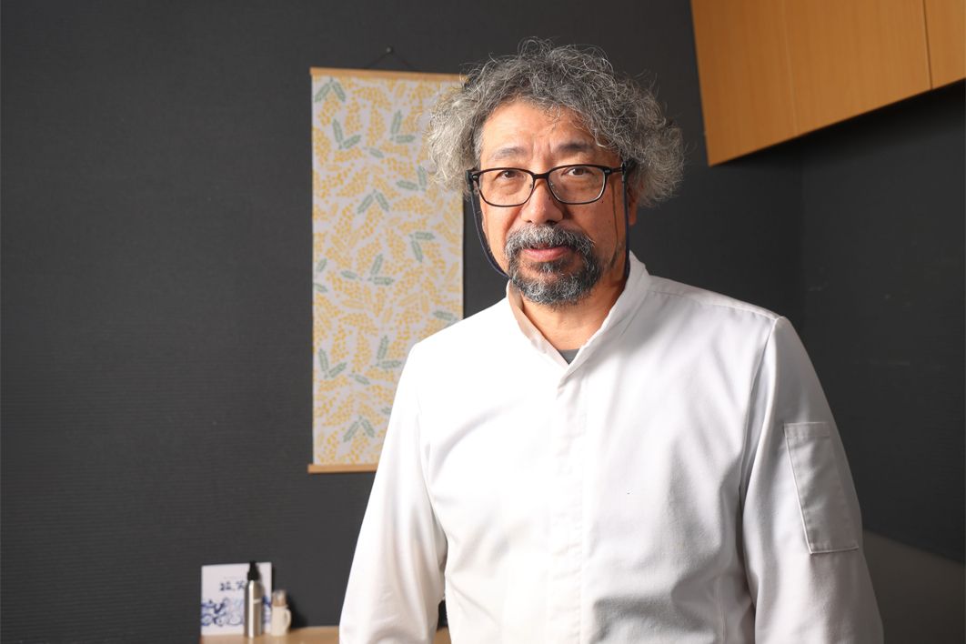 「とんかつとお米の相性は大切。福、笑いと出会えて良かった」と、オーナー料理長の堀内博信さん。