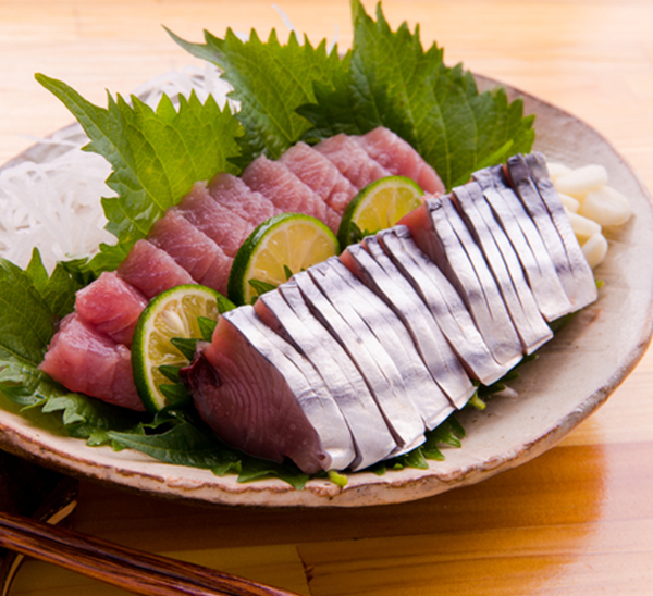 カツオの刺身